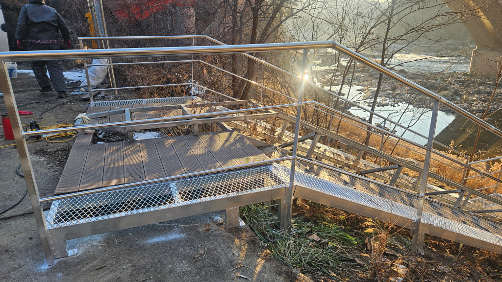 /user/0/01023586305/editor/2512/af9ef73633fa8a8f7337b44be25f21b3_1766633569_2544.jpg 이미지크게보기